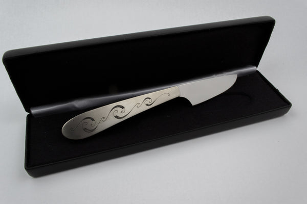 Scalpel style small knife with Boar engraving